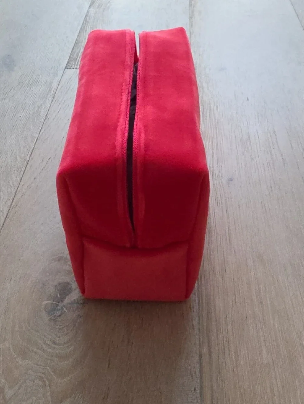 NWOT Clarins Red Velvet 'Star' Toiletry Pouch